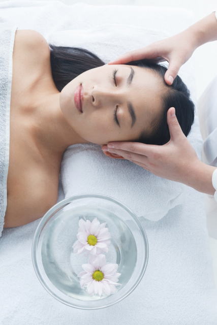 ヘッドマッサージのイラスト